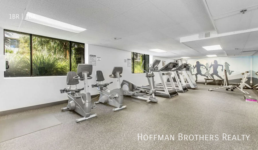 1325 N Gardner St #209 - Photo 5 of 7