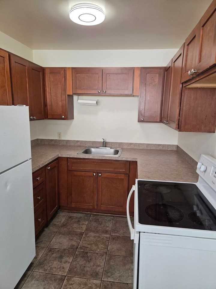Greenwood Gate - Photo 6 of 14