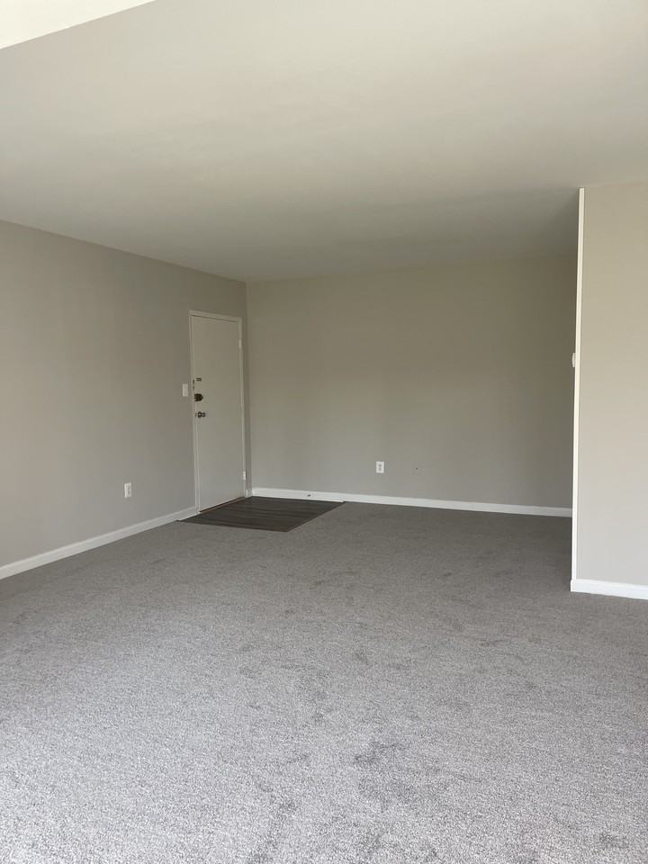 8400 Sky View DriveUnit 102 #8400-102 - Photo 2 of 14