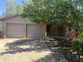 featured image of 904 S Avery Dr #1