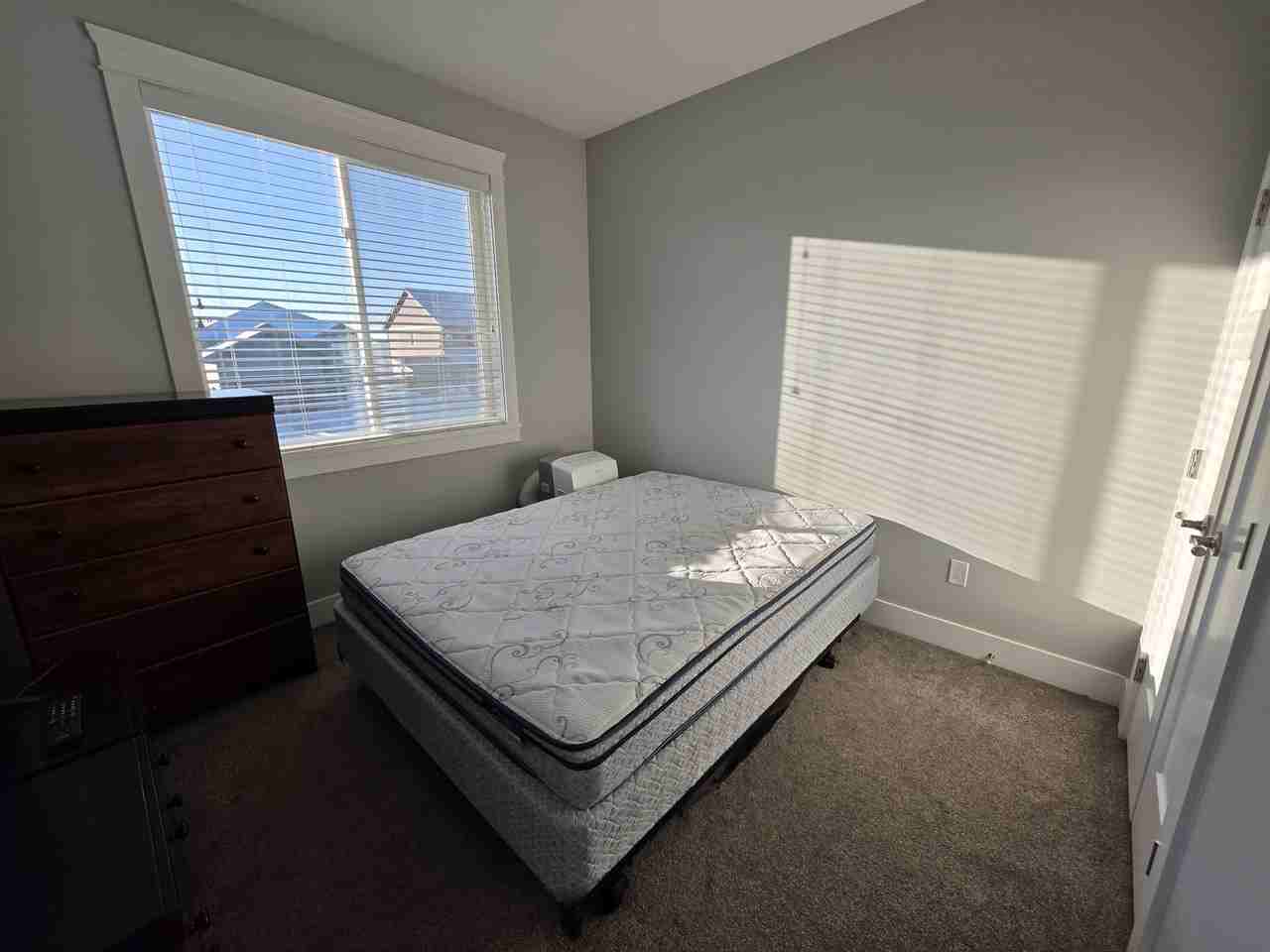8312 88 Ave Uppr - Photo 5 of 9