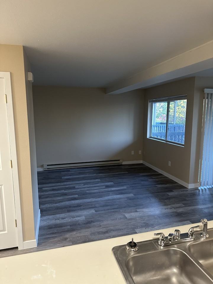 4531 Boardwalk Dr #U05 - Photo 6 of 28