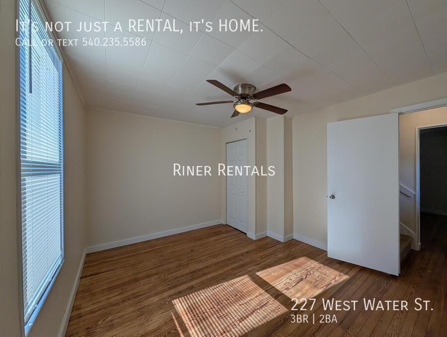 227 W Water St - Photo 3 of 16