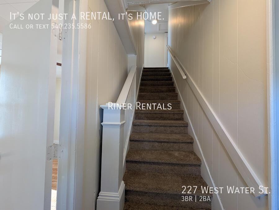 227 W Water St - Photo 4 of 16