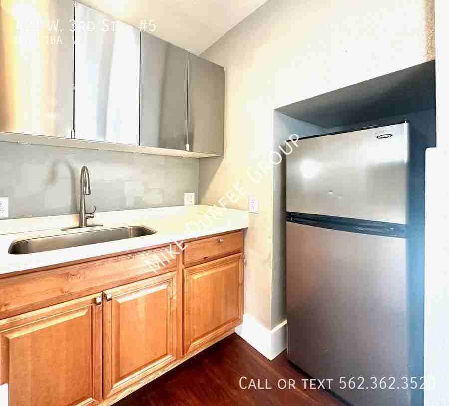 421 W 3rd St #5 - Photo 6 of 12