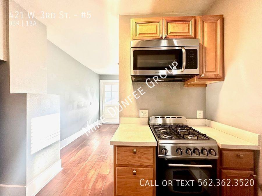 421 W 3rd St #5 - Photo 7 of 12