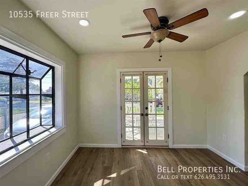 10535 Freer St - Photo 4 of 17