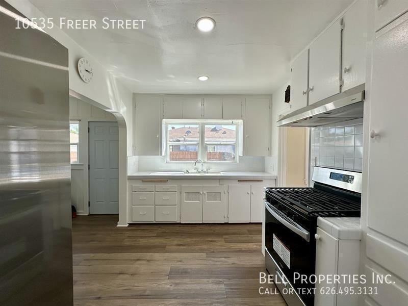 10535 Freer St - Photo 7 of 17