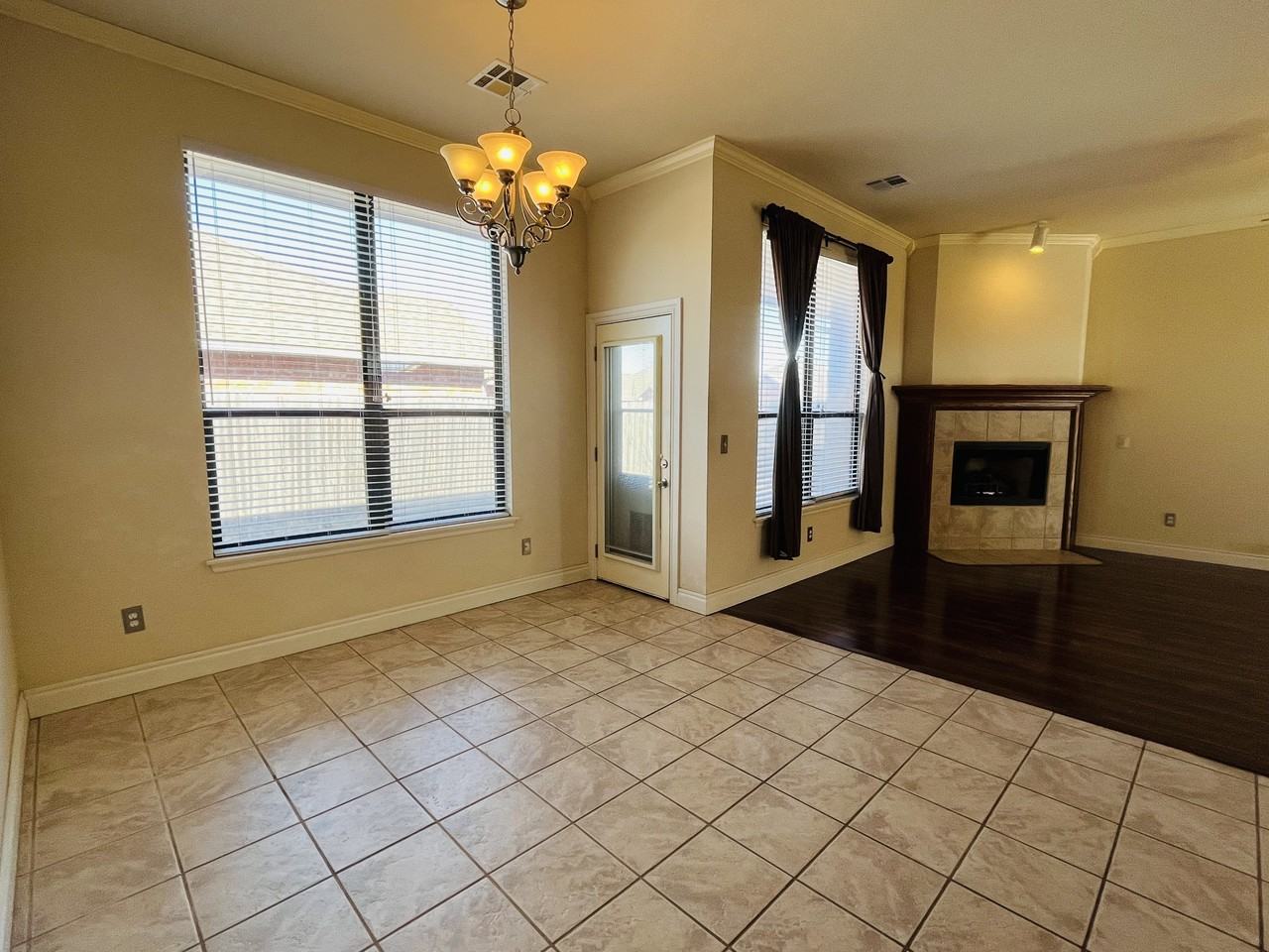 4817 Montrose Dr #1 - Photo 3 of 10