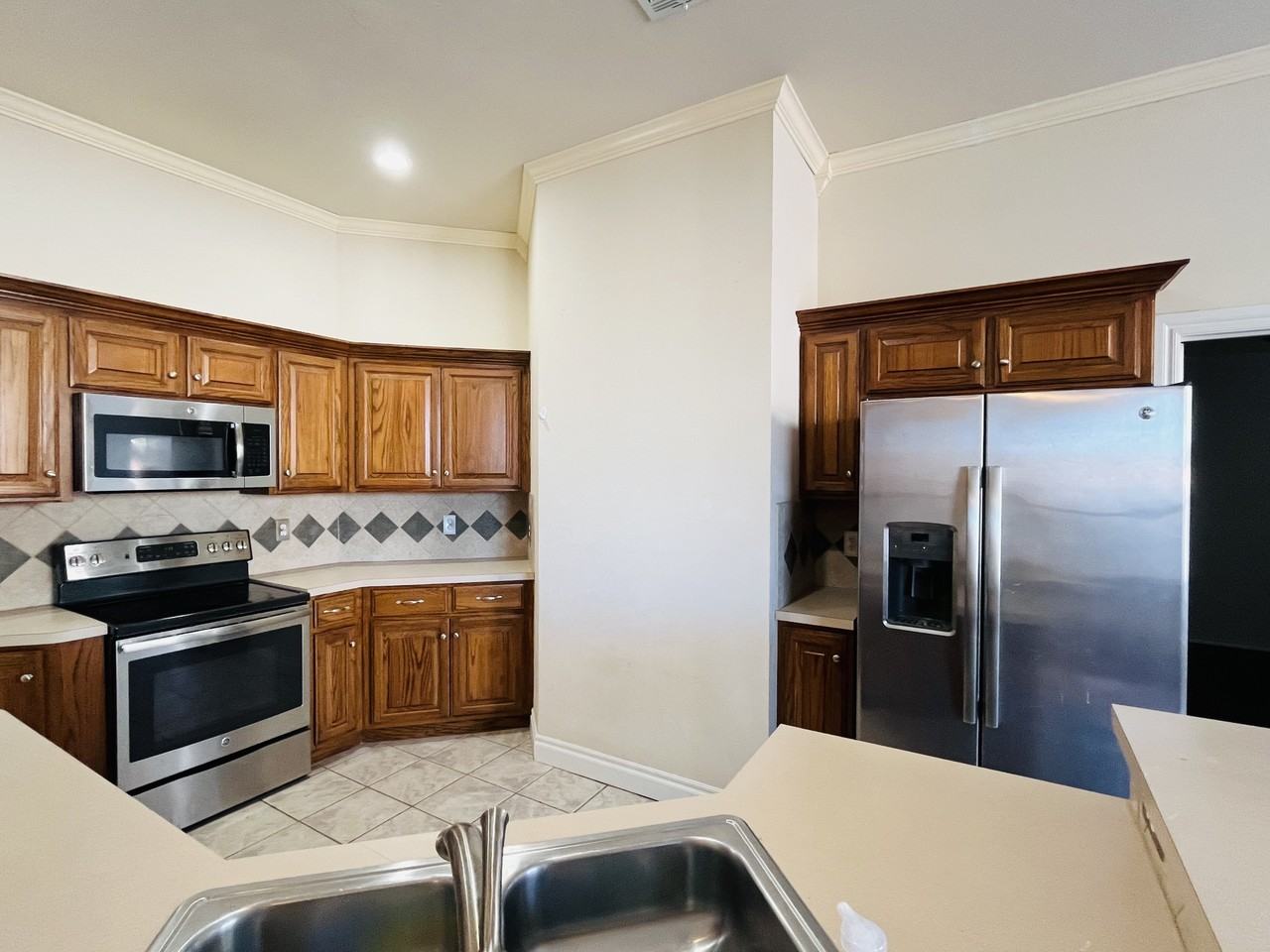 4817 Montrose Dr #1 - Photo 5 of 10