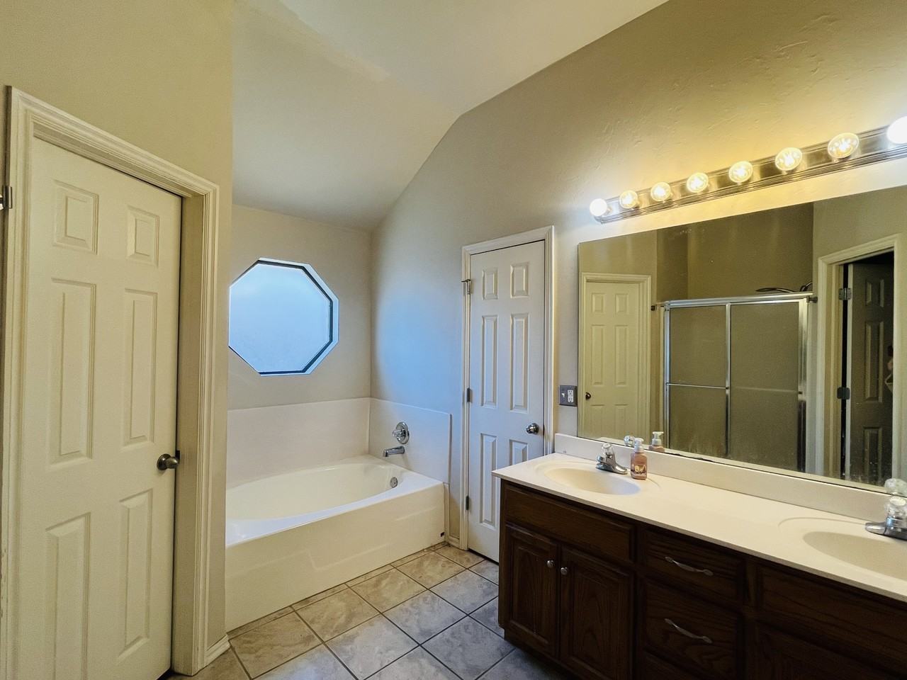 4817 Montrose Dr #1 - Photo 6 of 10