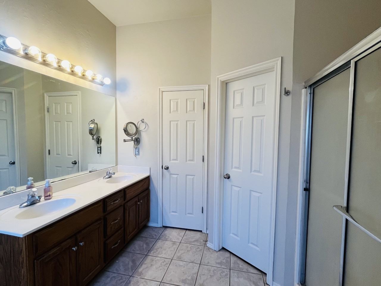 4817 Montrose Dr #1 - Photo 7 of 10