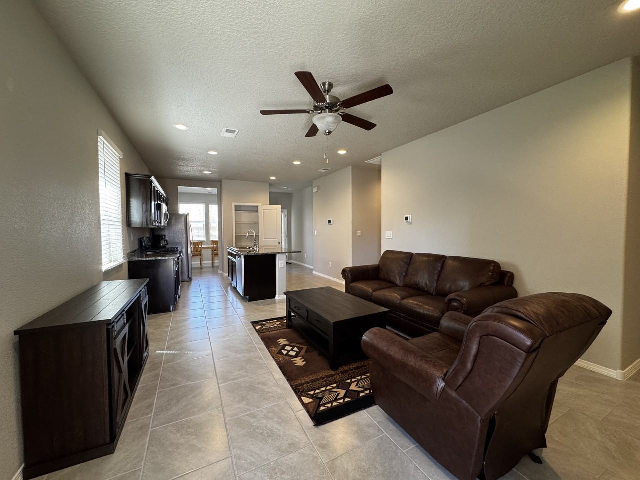 4248 Skyline Loop Ne #1 - Photo 3 of 23