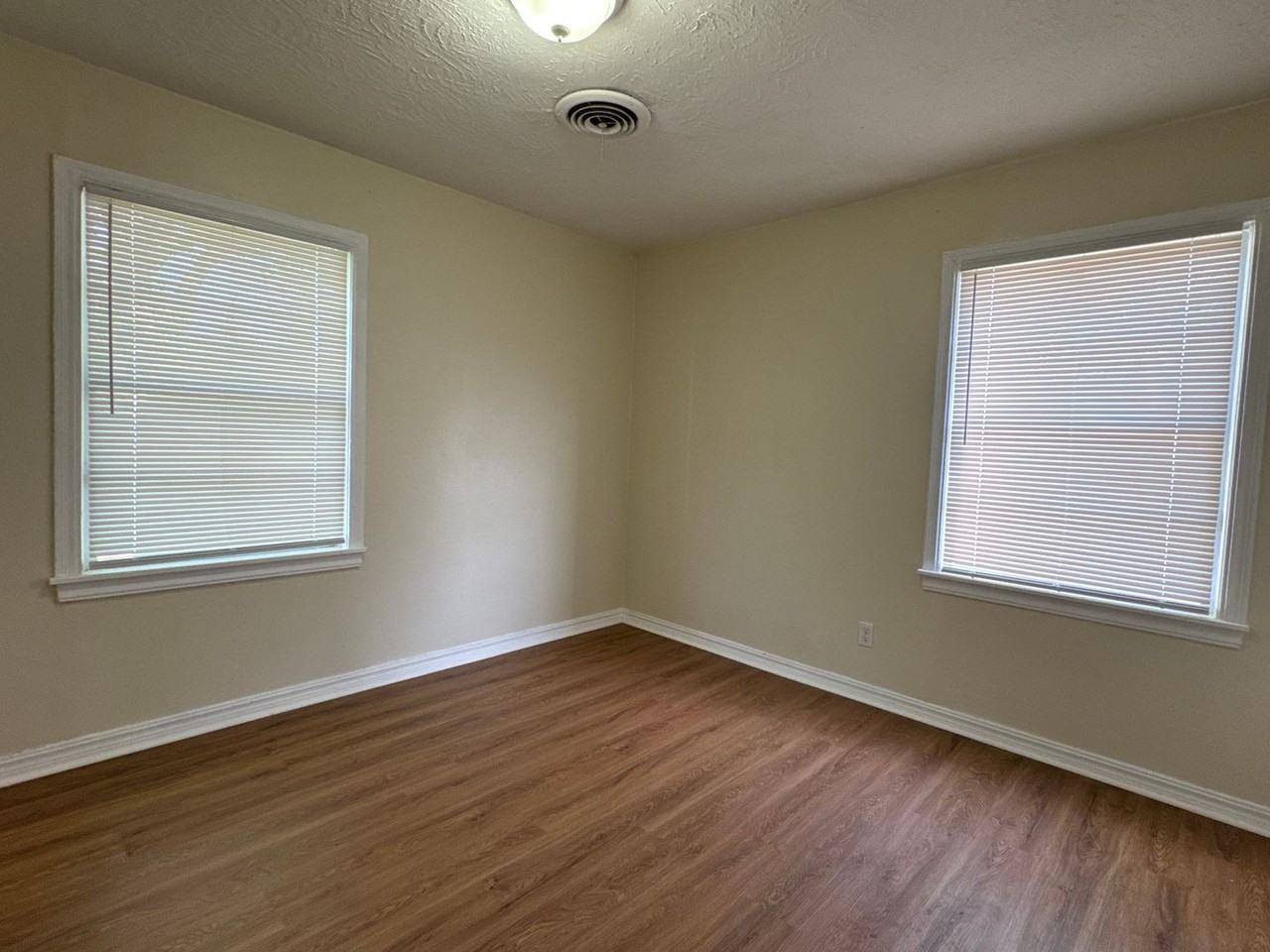 1503 Nw 18th St - Photo 6 of 9