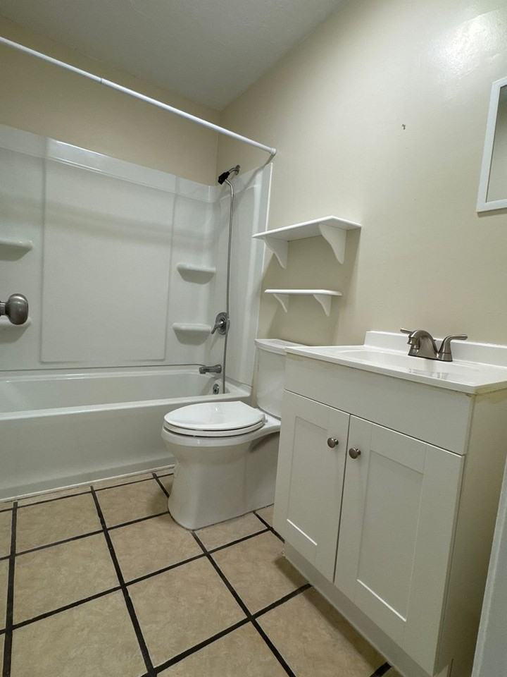 1503 Nw 18th St - Photo 7 of 9