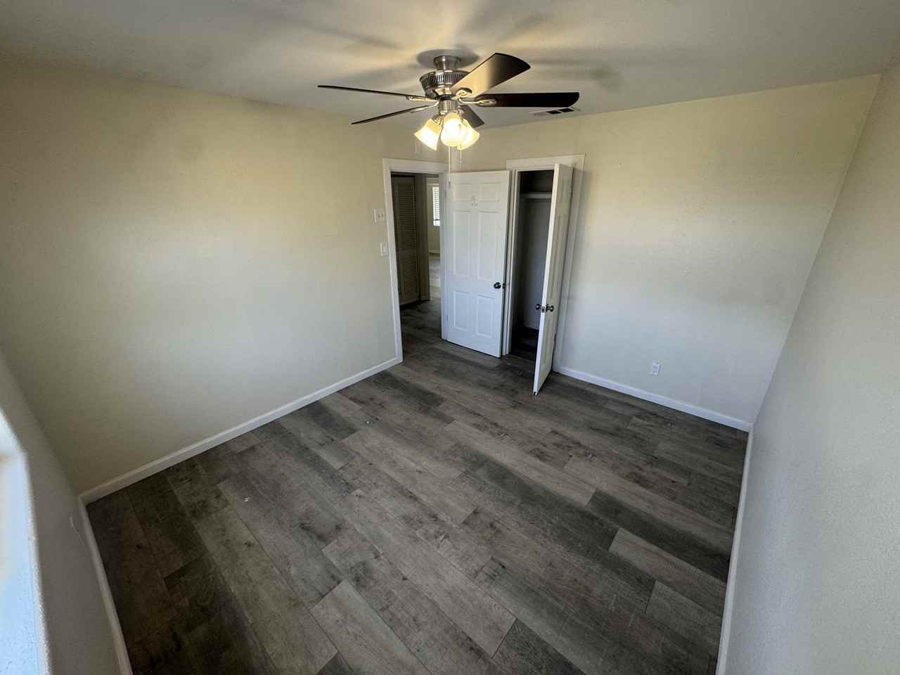 1025 Crescent Dr #1 - Photo 2 of 10