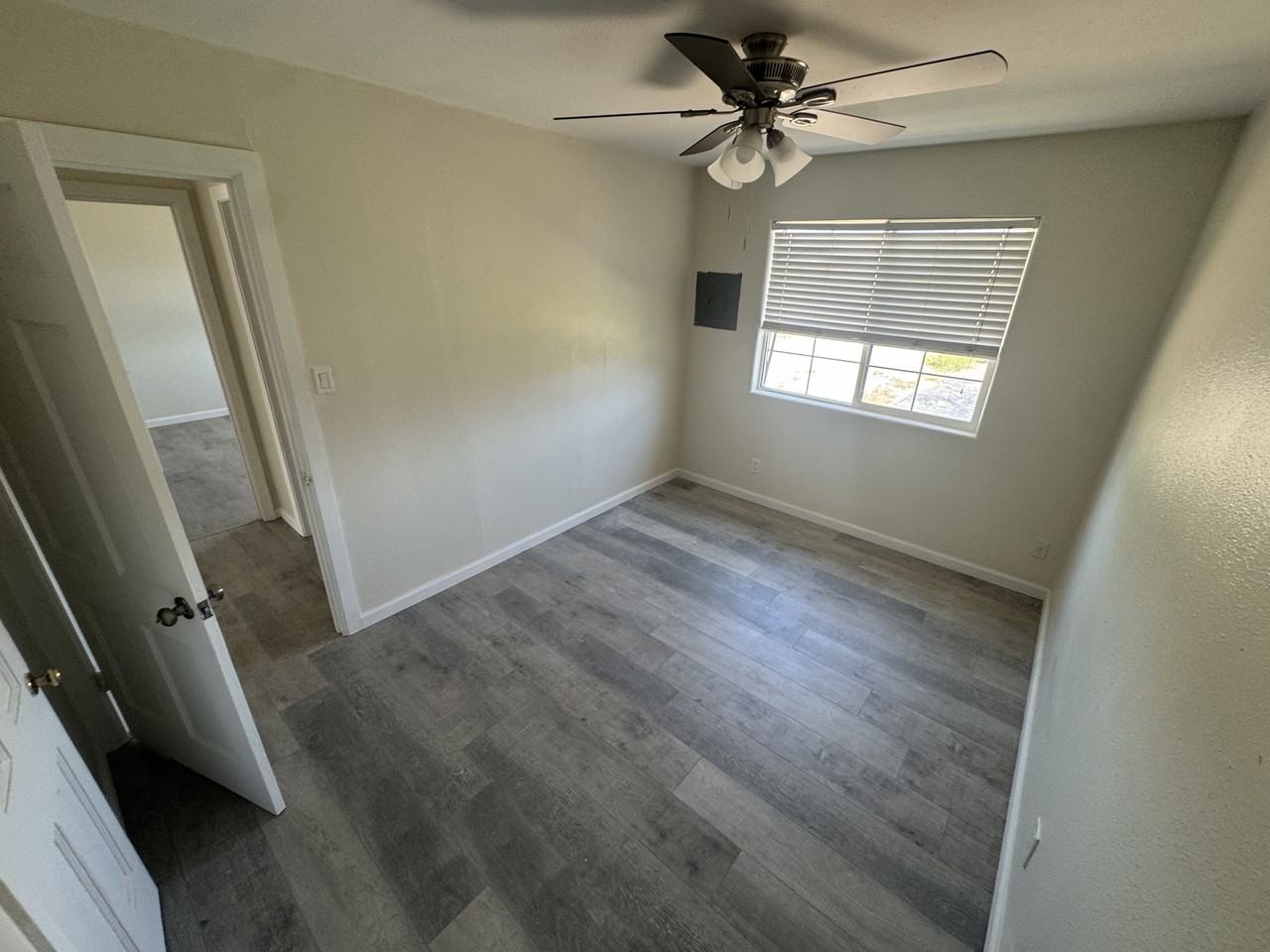 1025 Crescent Dr #1 - Photo 3 of 10