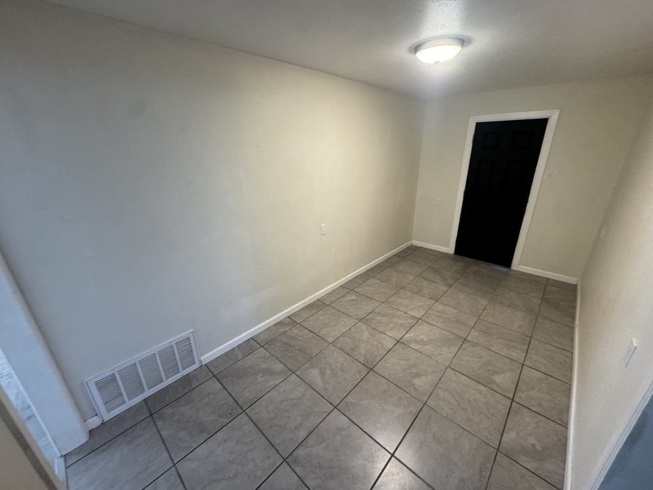 1025 Crescent Dr #1 - Photo 6 of 10