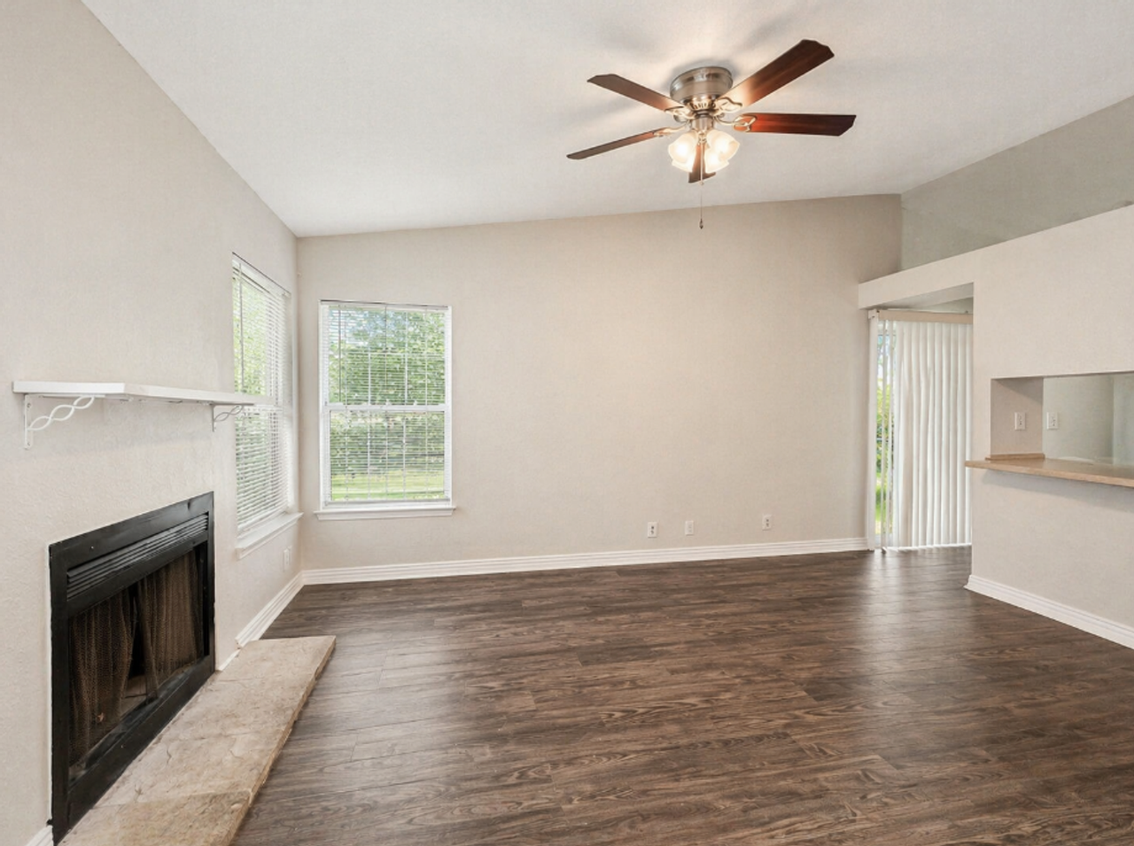 4001 Colonial Sun Dr - Photo 4 of 13