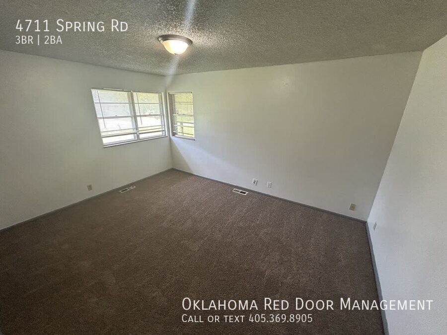 4711 Spring Rd - Photo 2 of 9
