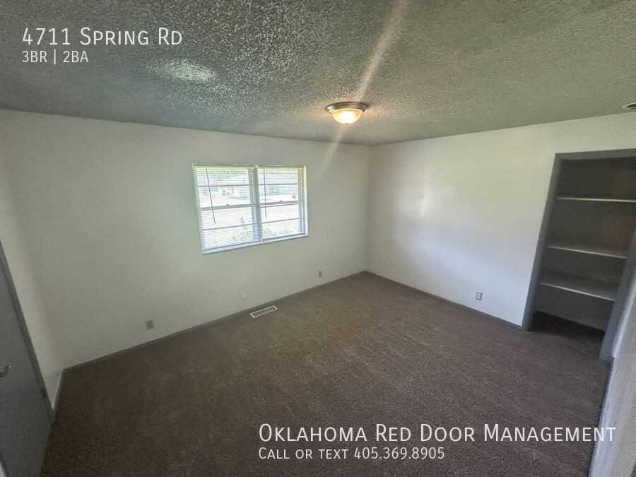 4711 Spring Rd - Photo 3 of 9