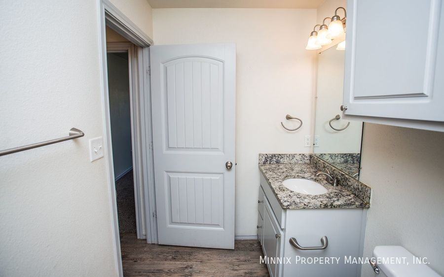 4117 18th St - Photo 5 of 32