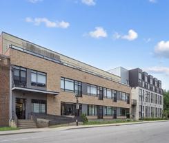 735 1re Av - Photo 1 of 1