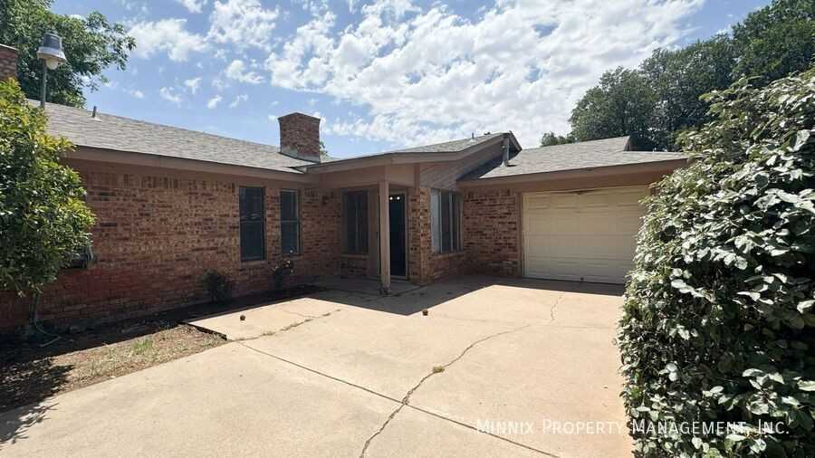 4427 75th Dr #B - Photo 2 of 26