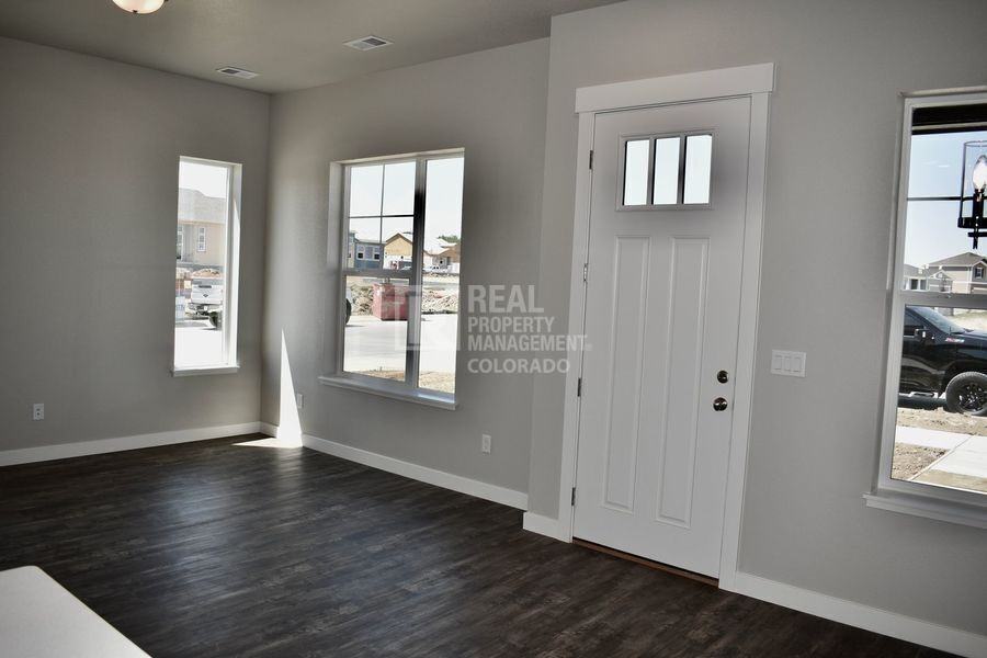 4104 S Park Dr - Photo 4 of 20