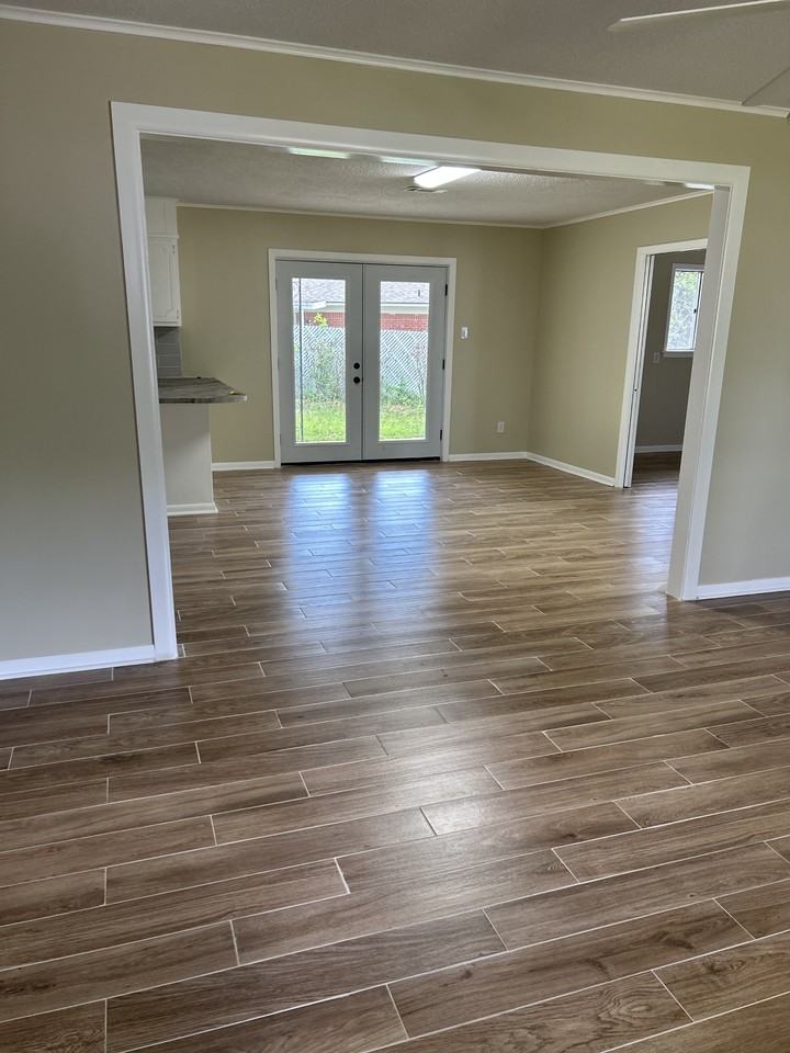 1801 Roosevelt Dr #1 - Photo 4 of 13