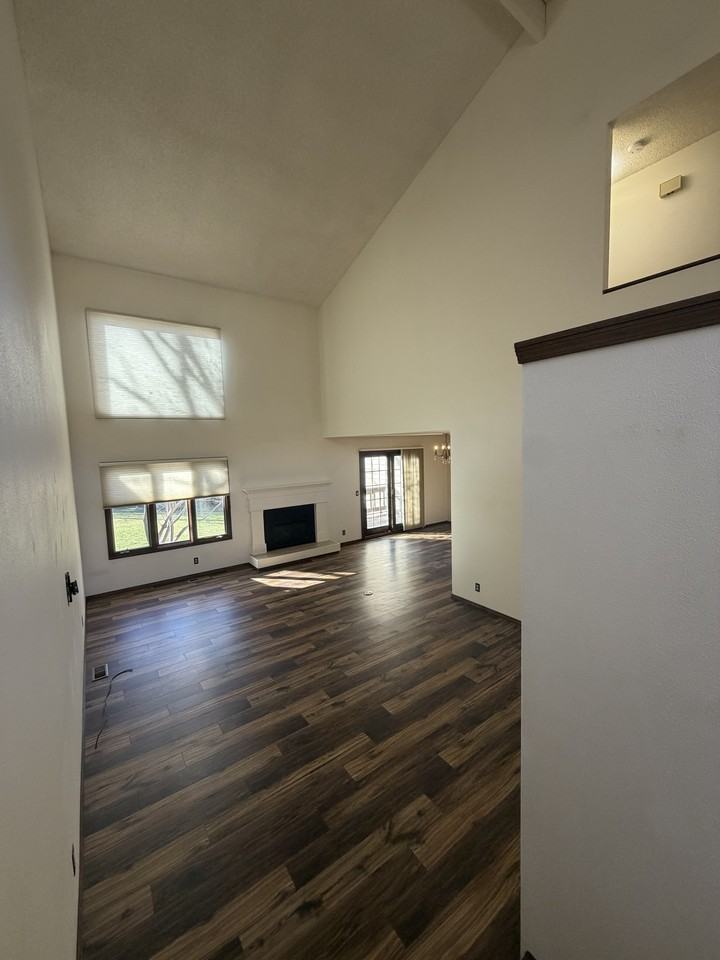 3346 Racquet Dr #1 - Photo 3 of 18