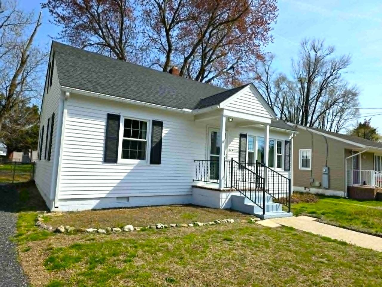 1017 Tyler Ave #1 - Photo 2 of 23