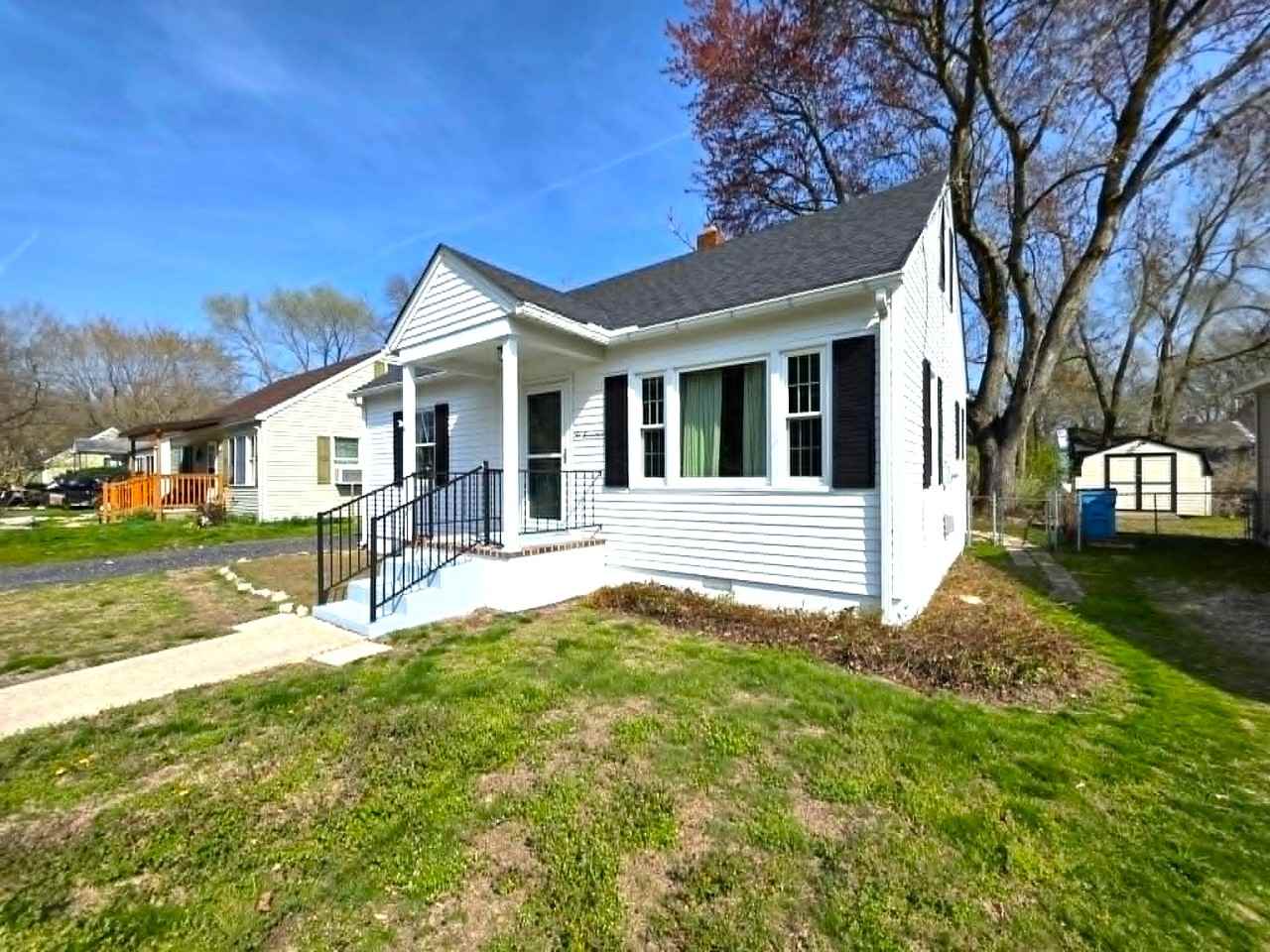 1017 Tyler Ave #1 - Photo 3 of 23