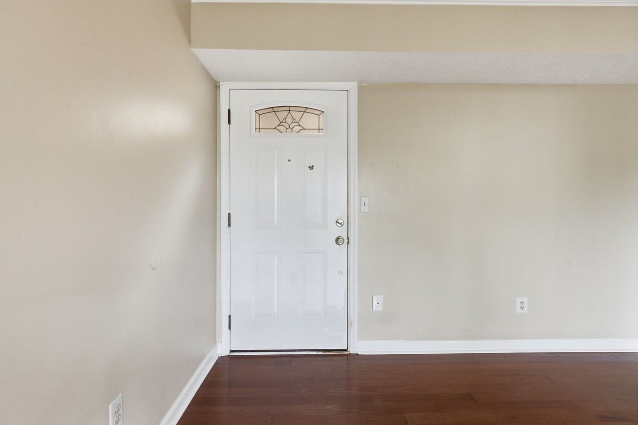 515 Chesterfield Ave #F - Photo 5 of 24