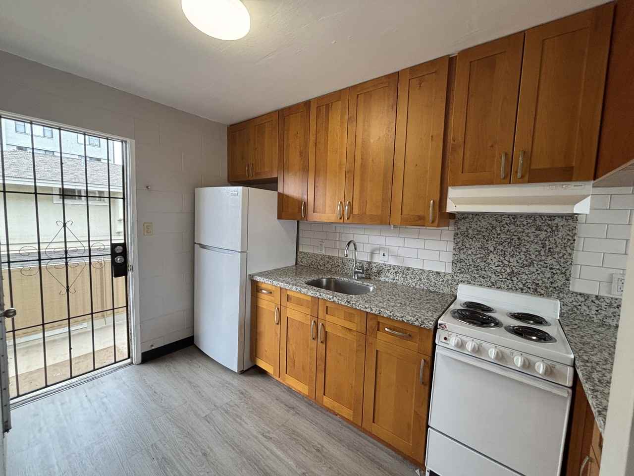1323 Matlock Ave #3 - Photo 3 of 14