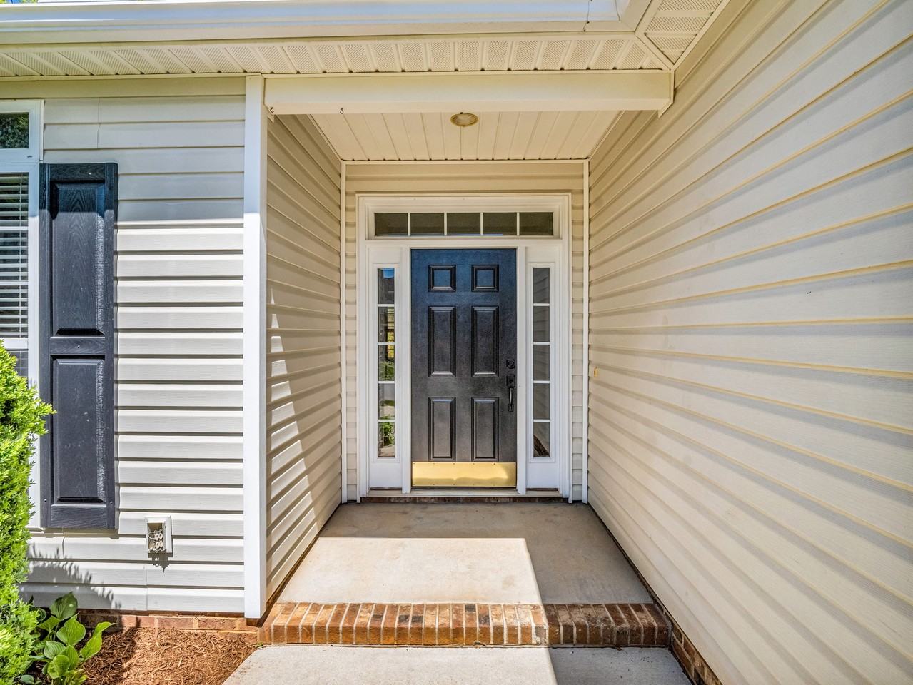 46 Summer Meadow Rd #1 - Photo 2 of 32