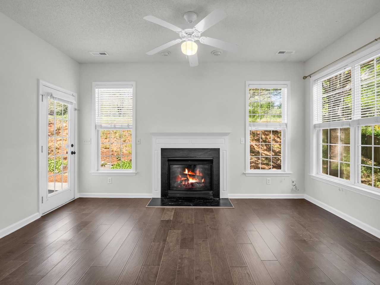 46 Summer Meadow Rd #1 - Photo 6 of 32