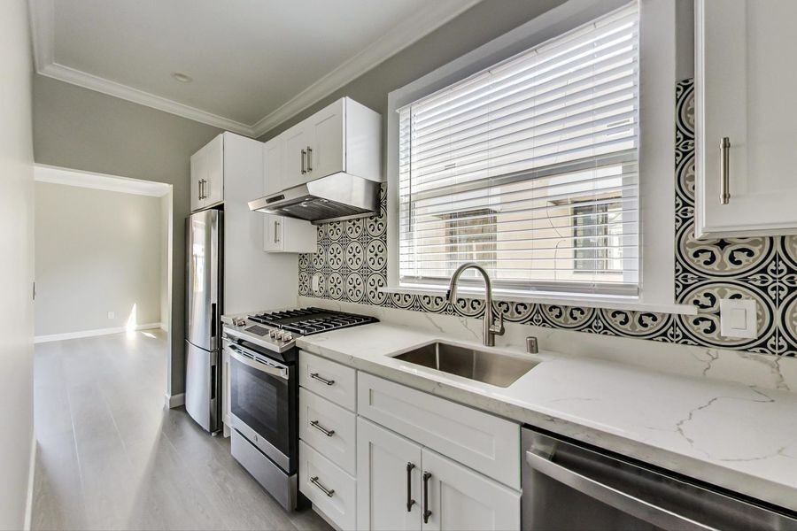 1705 Martin Luther King Jr Way #04B - Photo 3 of 20