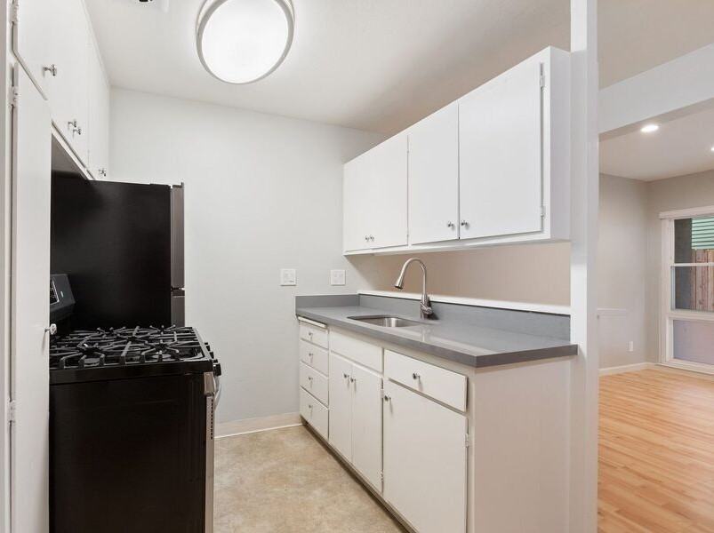 450 Alcatraz Ave #02 - Photo 7 of 20