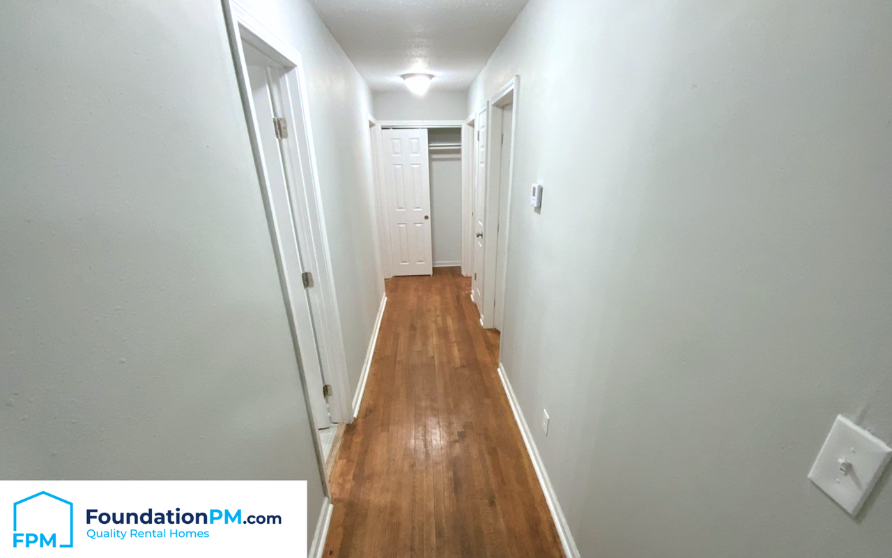 1375 Adelaide St #1 - Photo 7 of 11