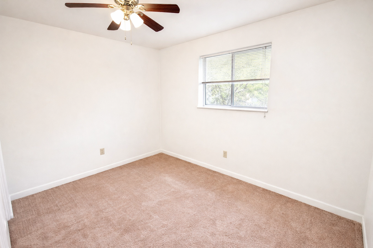 1635 ARDMORE BLVDAPT 22 #1635-22 - Photo 5 of 5