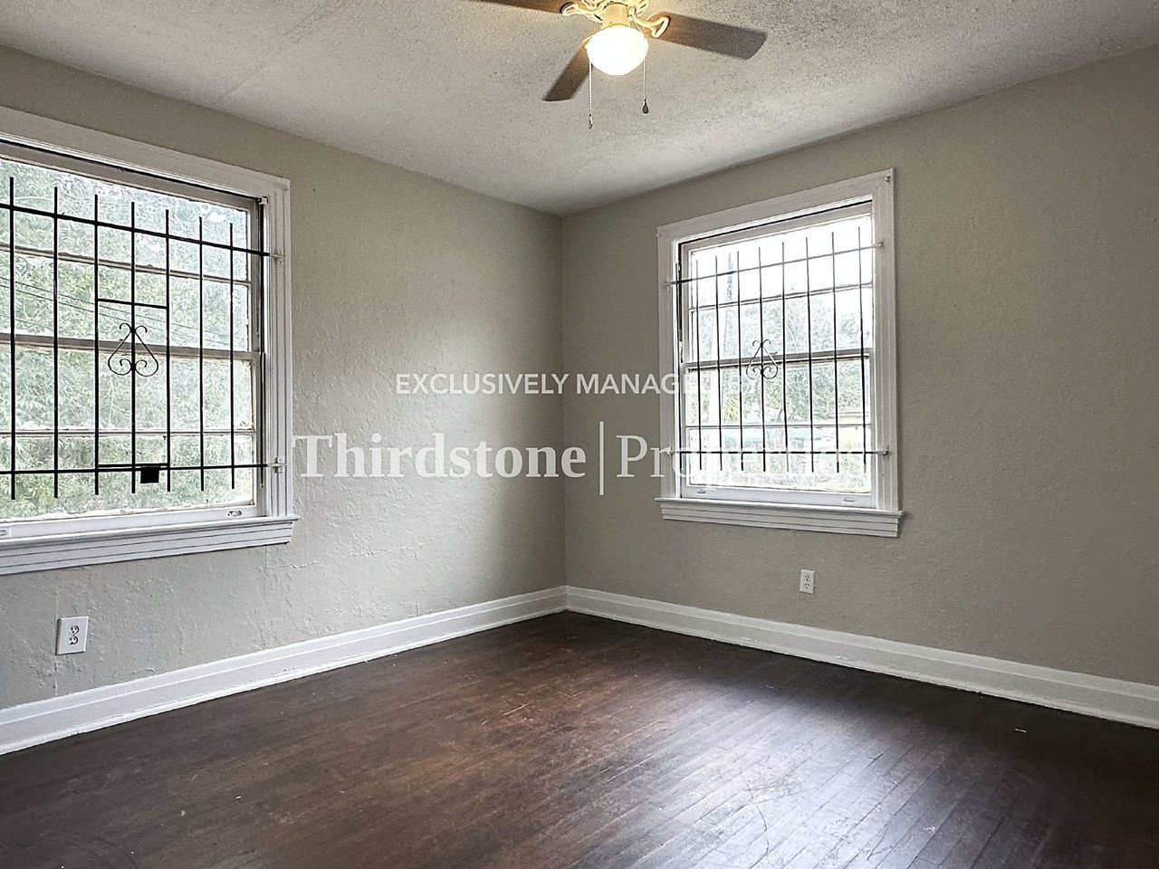 562 W 49th St - Photo 7 of 16