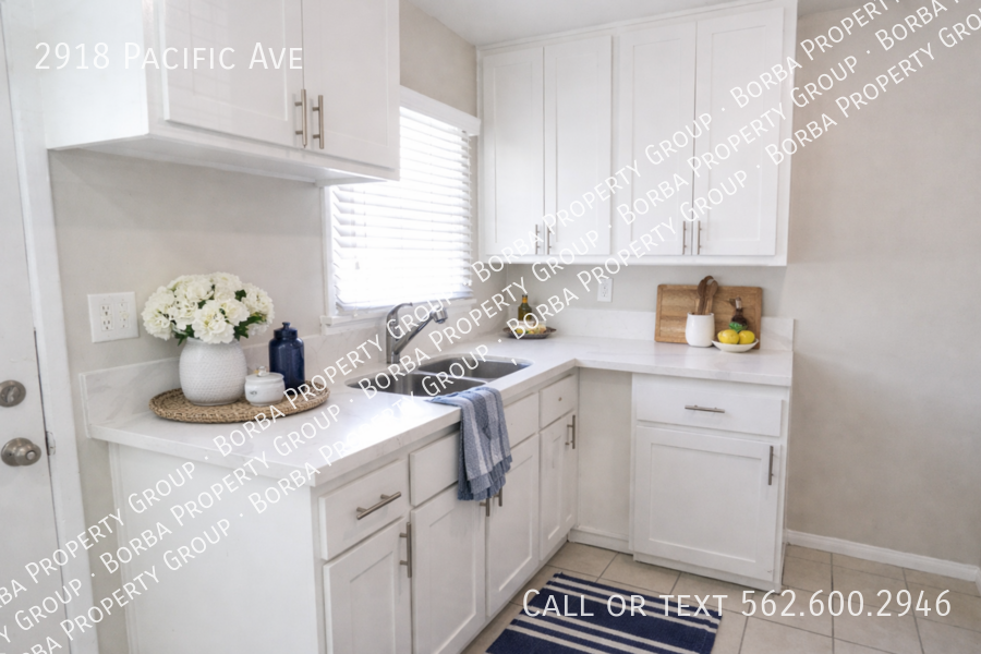 2918 Pacific Ave - Photo 2 of 8