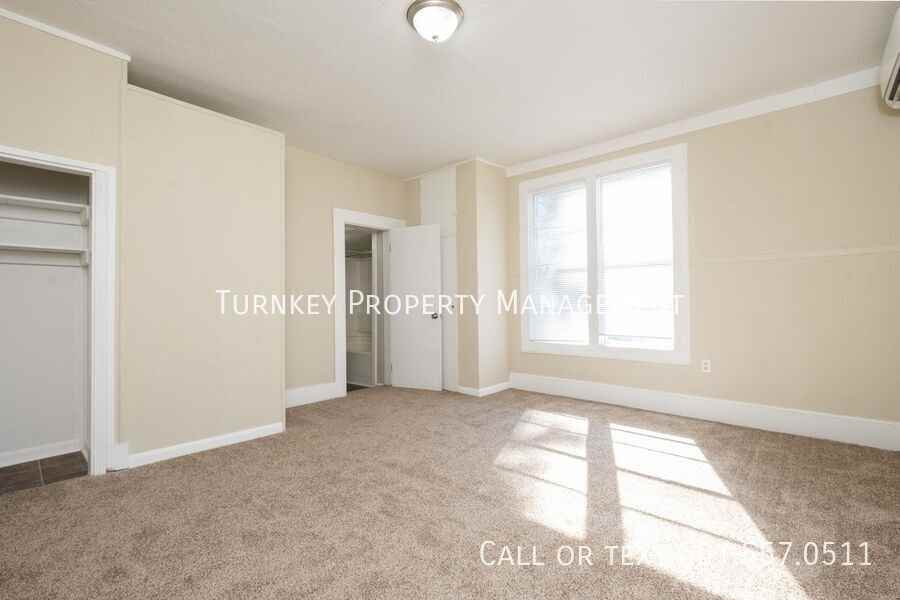 1308 W 21st St - Photo 7 of 17