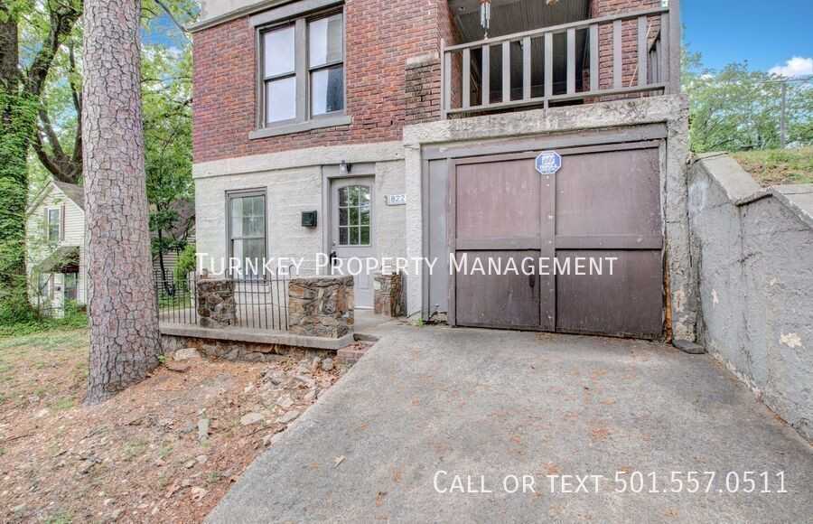 822 N Jackson St - Photo 2 of 13