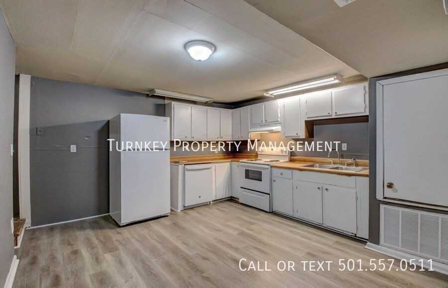 822 N Jackson St - Photo 5 of 13