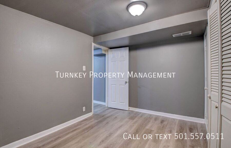 822 N Jackson St - Photo 6 of 13