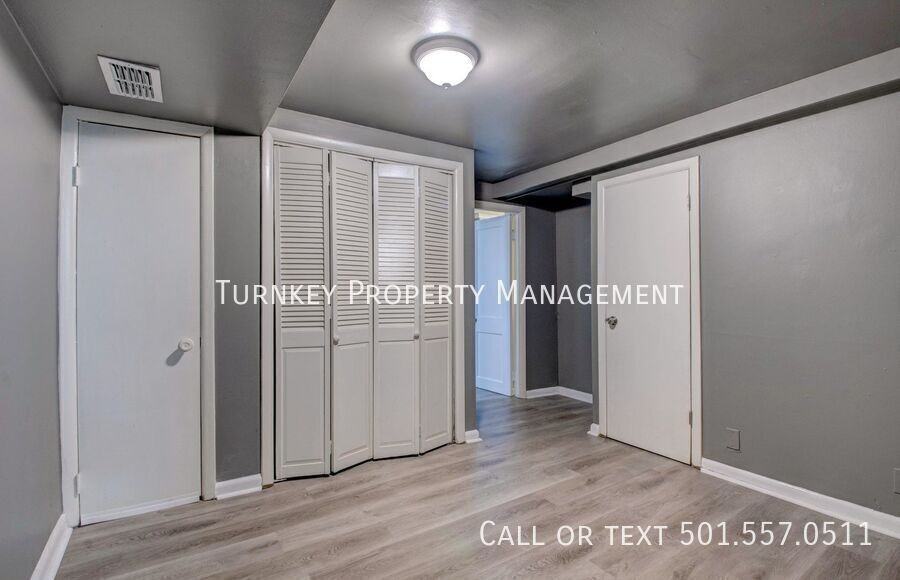 822 N Jackson St - Photo 7 of 13