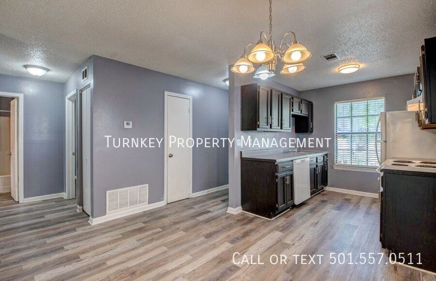 3219 Holt St - Photo 4 of 14