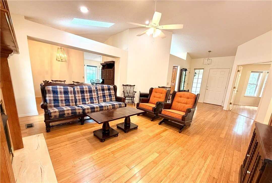 11 Blakeney Ln - Photo 4 of 24